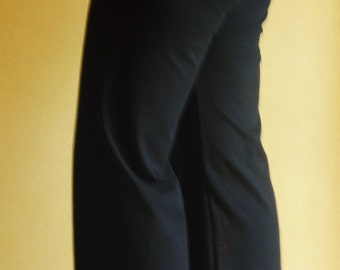 Super comfy yoga pants- available in long & 3/4 lengths, 6 colours and in sizes 6-26!