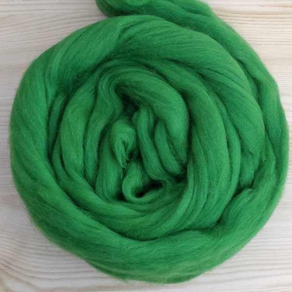 Grass Green Merino Wool Tops / Roving / Fleece (Felting Spinning Dreadlocks)