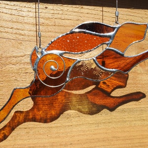 Atrapasol de liebre en espiral de vitral: Decoración primaveral única, regalo de Navidad. Varios colores.