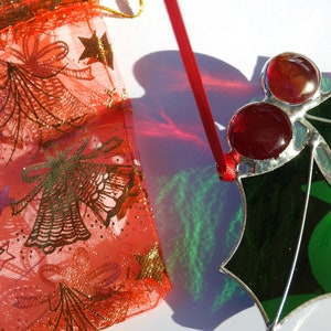 Stained Glass Holly Sun Catcher,Deep Green & Red Glass,Single or Twin Leaf,Glass Christmas Tree Decoration,Stocking Filler,High Quality