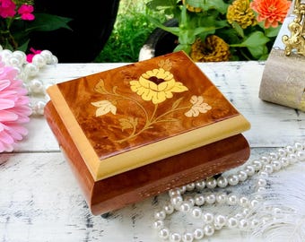 Italian Wood Inlaid Music Box- Greensleeves, Sankyo Japan Music Movement #B770