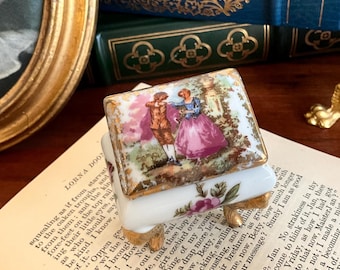 Footed Fragonard Trinket Box, Courting Couple Rococo Lidded Box #B743