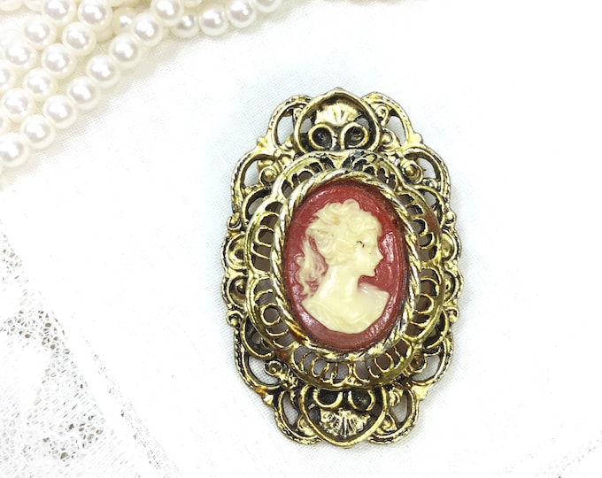 Lovely Vintage Cameo Brooch, Gerrys Cameo Pin, Victorian Inspired Cameo Pendant, Cameo Jewelry, Victorian Jewelry, Victorian Accessory B110
