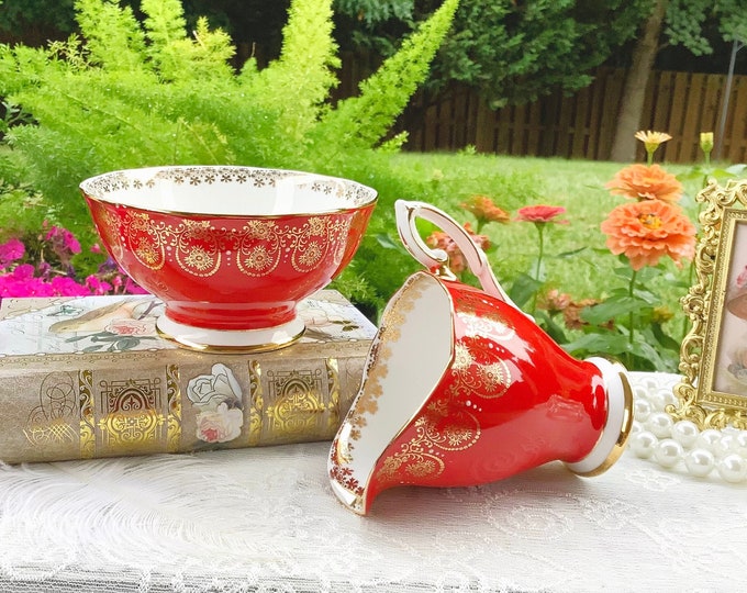 Royal Standard English Bone China Open Sugar Bowl & Creamer, Red Sugar and Creamer, English Bone China #B679