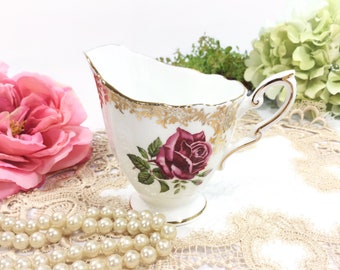 Paragon Fine Bone China Creamer, Red Rose Scalloped Trim, Made England #B404