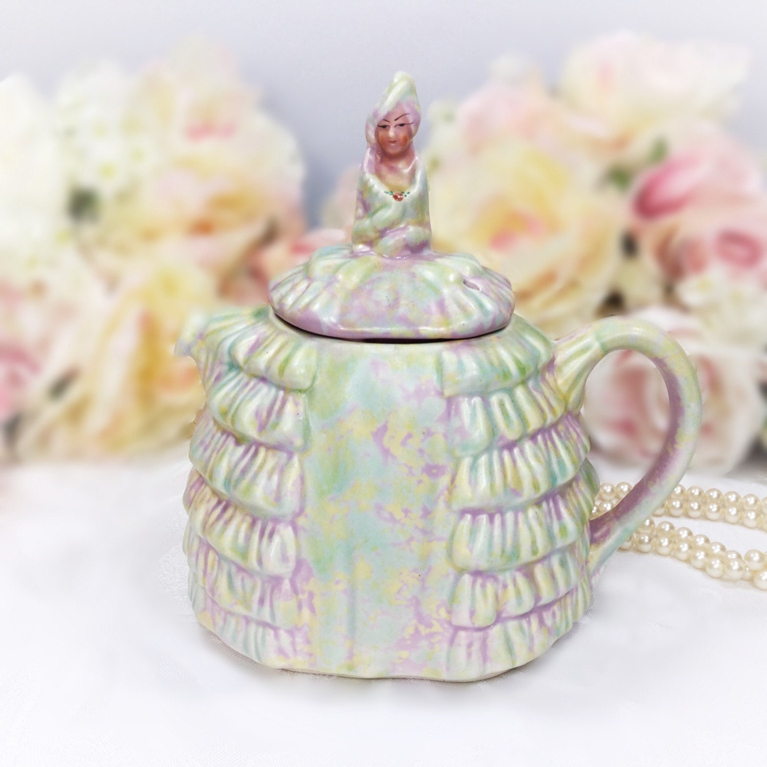 Ye Daintee Ladyee Teapot, Crinoline Lady Teapot, Collectable Sadler
