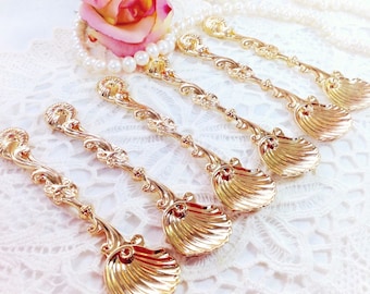 Set of 6 Gold Shell Tea Spoons, Coffee Demitasse Spoons, Ice Cream Spoons