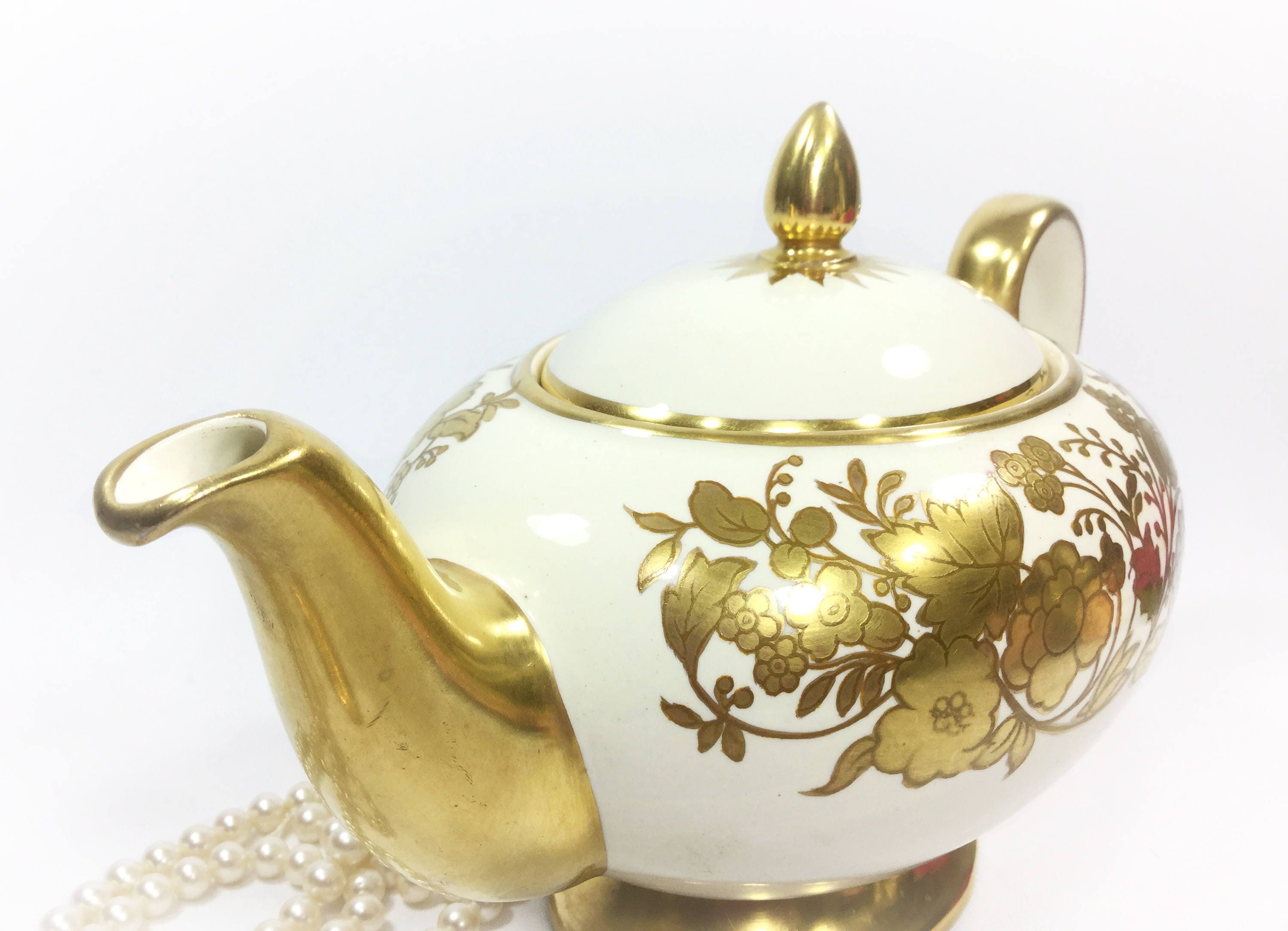 Exquisite Gold Sadler Teapot, Full Sized Gold Floral English Teapot