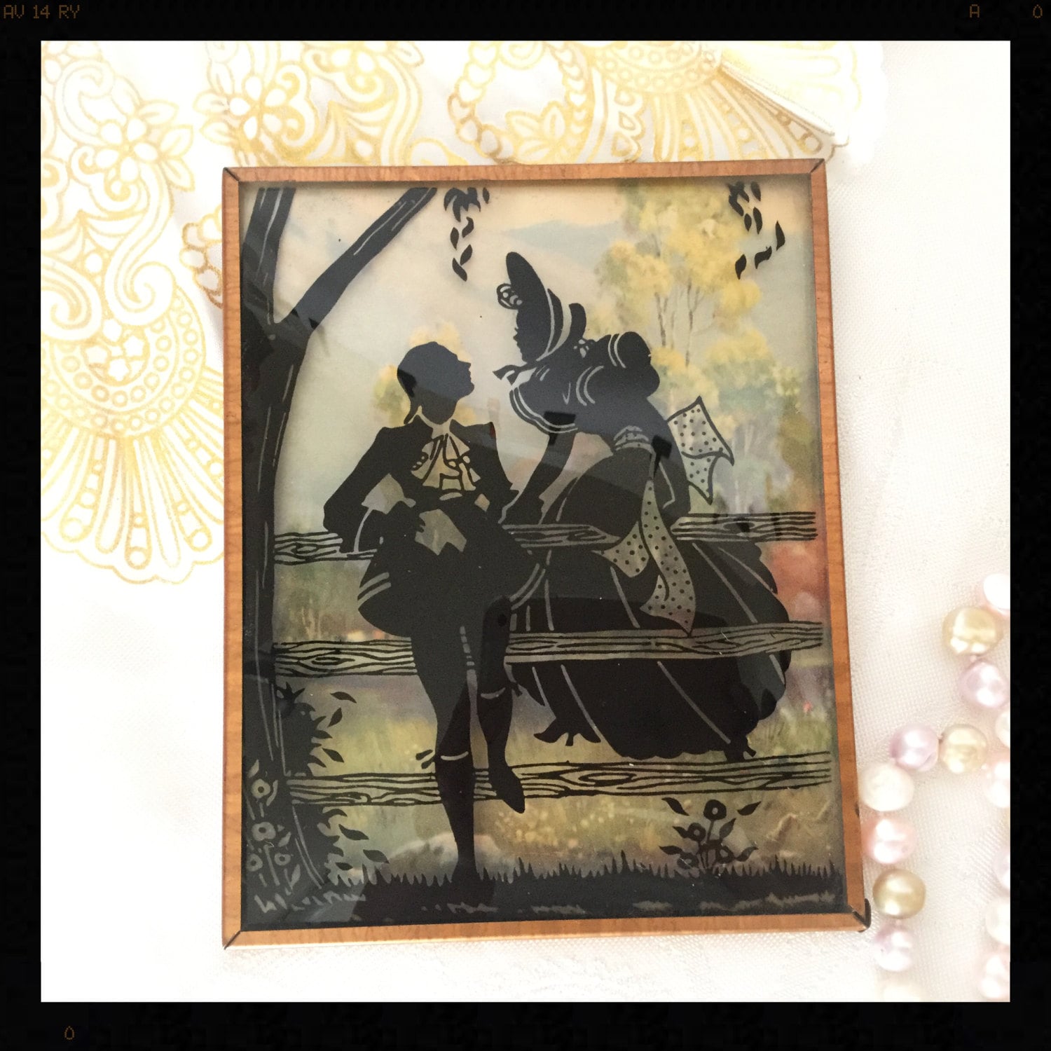 Victorian Silhouette Wall Art, 2 Piece Victorian Silhouette Wall