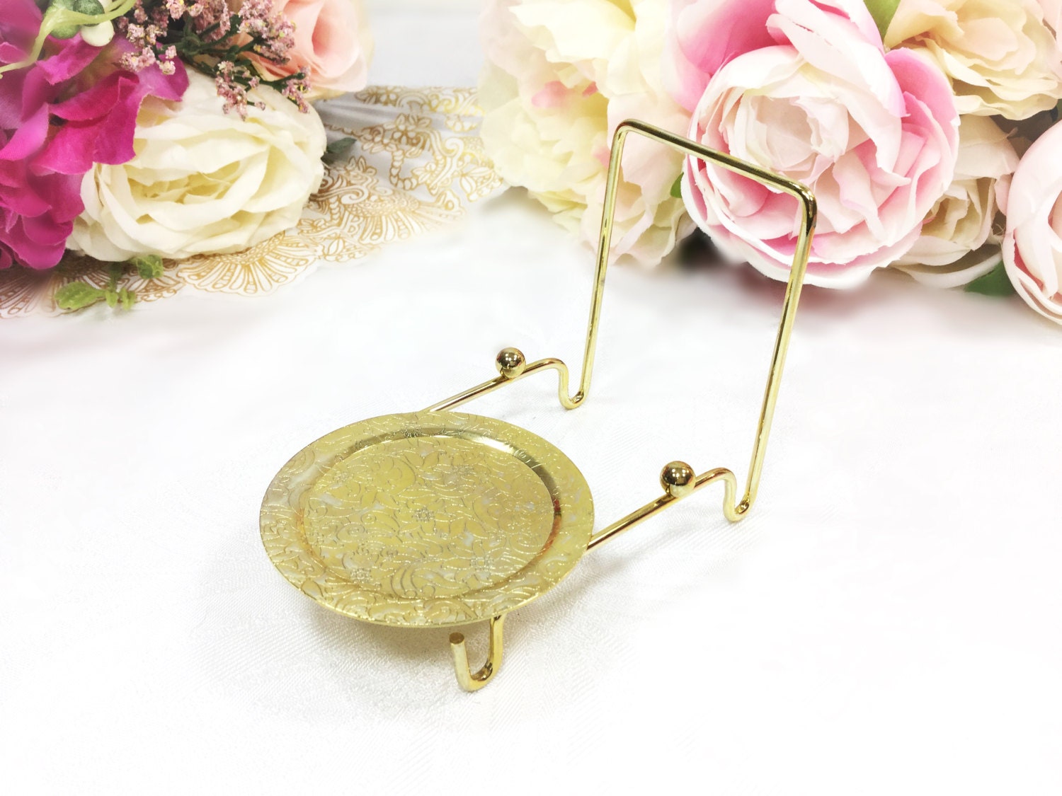 Gold Tea Cup Display Stand, Teacup and Saucer Stand & Holder, Teacup