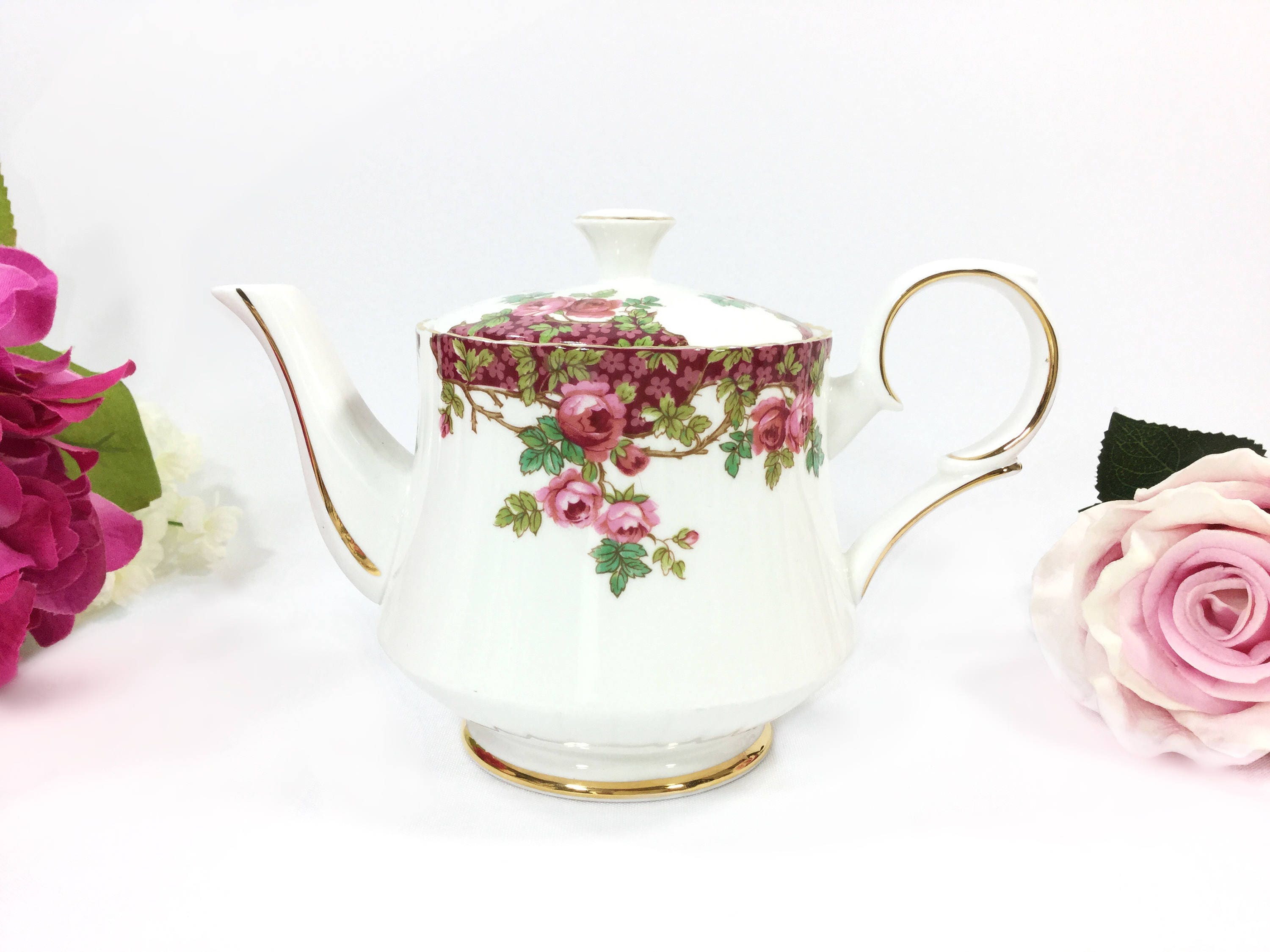 21 Pc Royal Stafford English Tea Set, Olde English Garden Tea Set