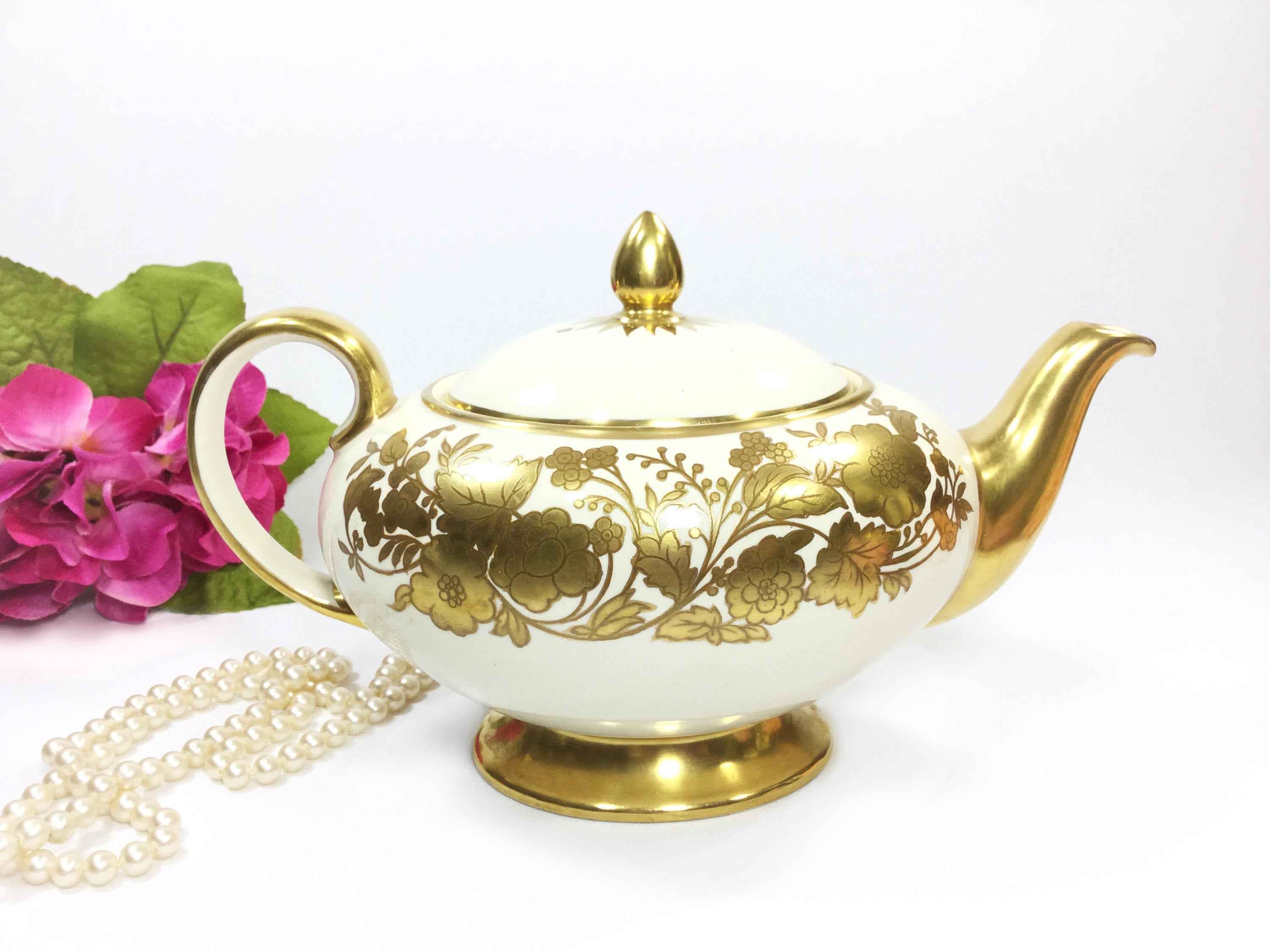 Exquisite Gold Sadler Teapot, Full Sized Gold Floral English Teapot