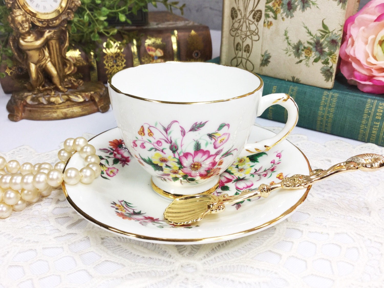 Sutherland Floral Sprays Fine Bone China English Tea Cup & Saucer