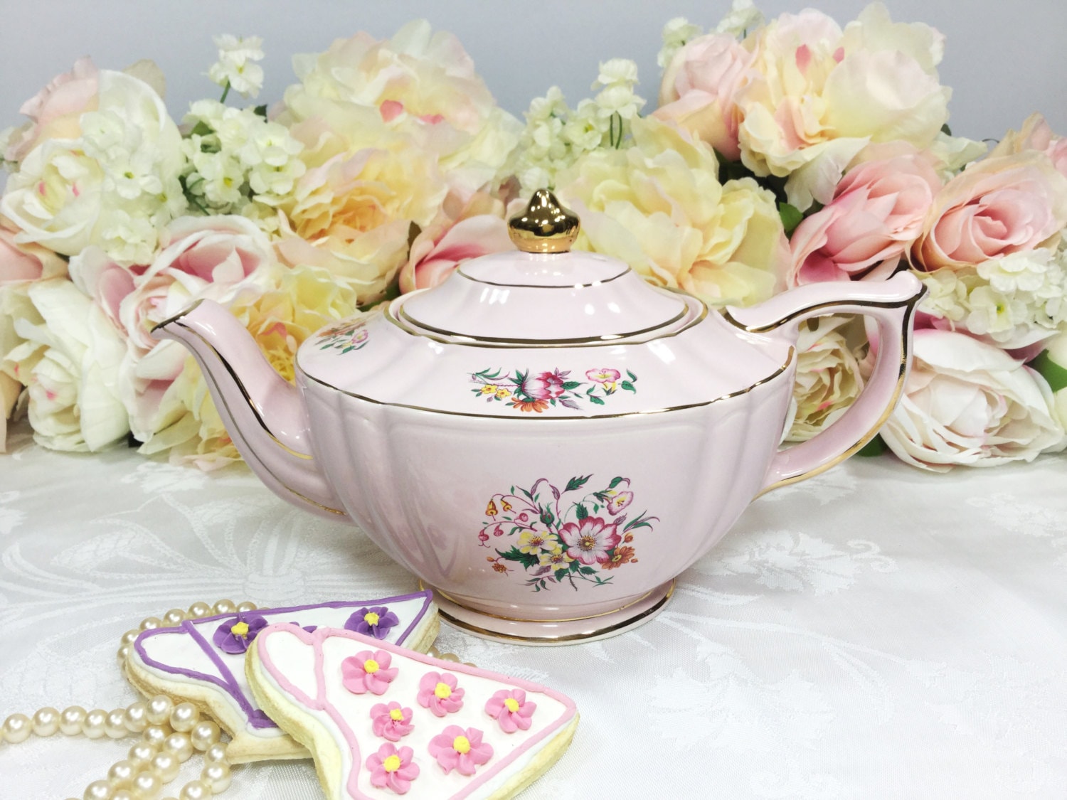 Elegant Pink Floral Sadler English Gilt Full Teapot Made in England