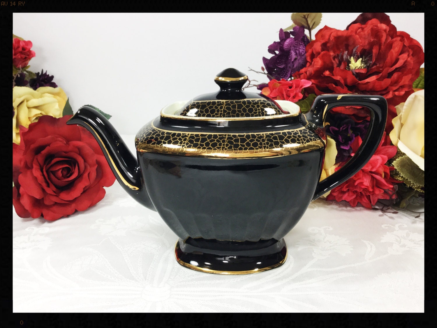 Star Wars Gift Black and Gold Porcelain Teapot Sugar Bowl 