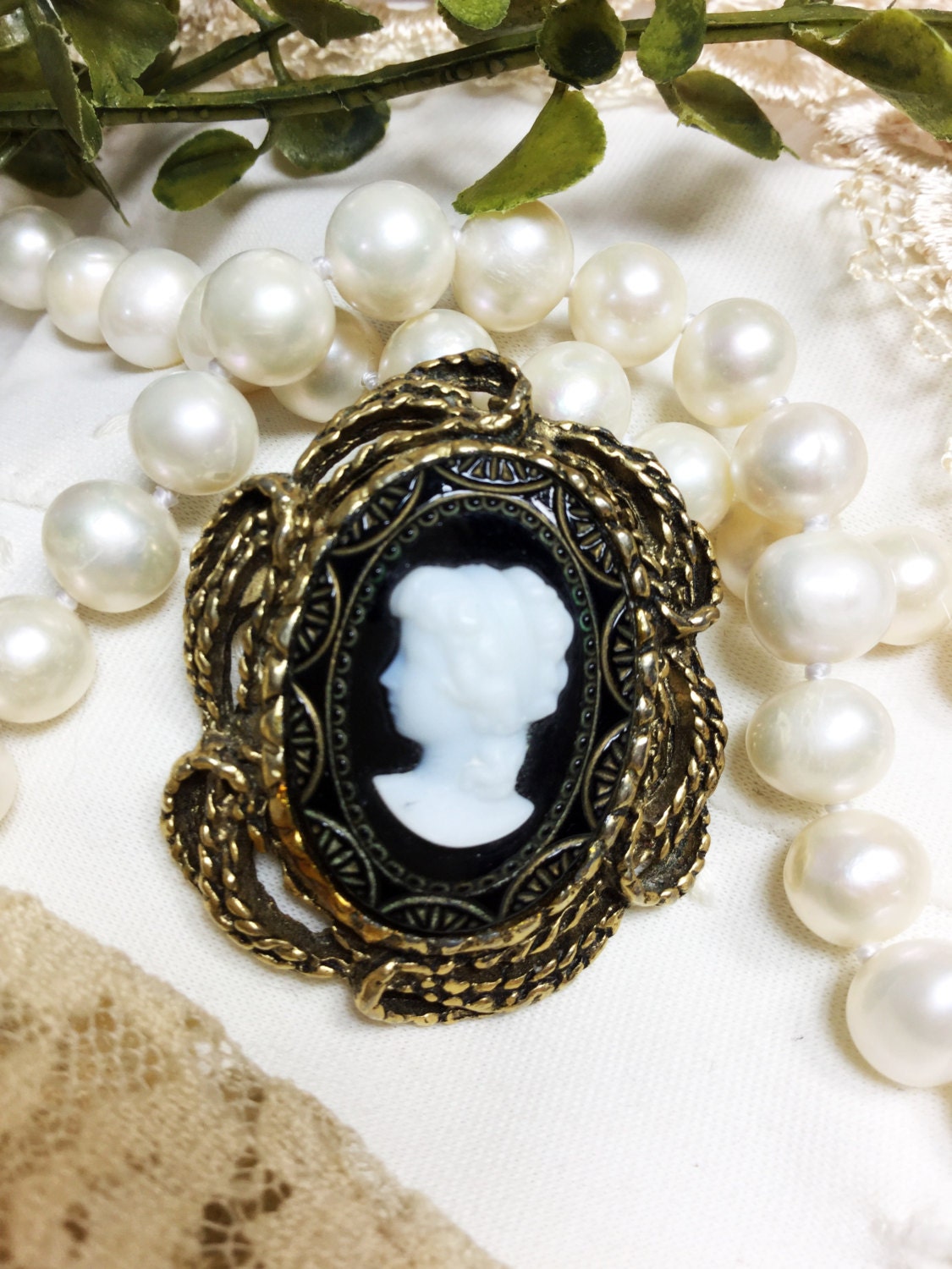 Vintage Black Cameo Brooch, Black Cameo Pendant With Gold Accents