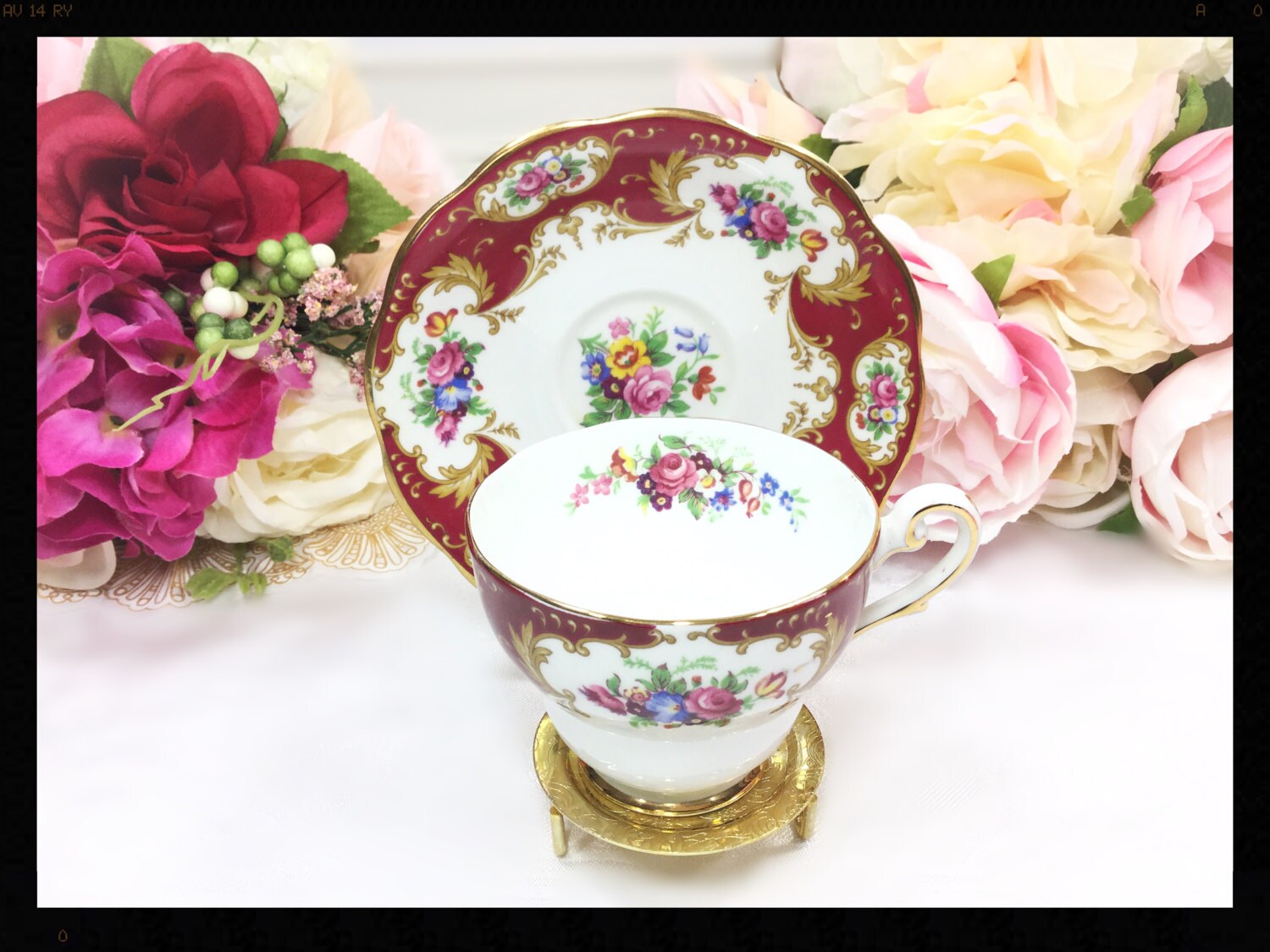 Gold Tea Cup Display Stand, Teacup and Saucer Stand & Holder, Teacup