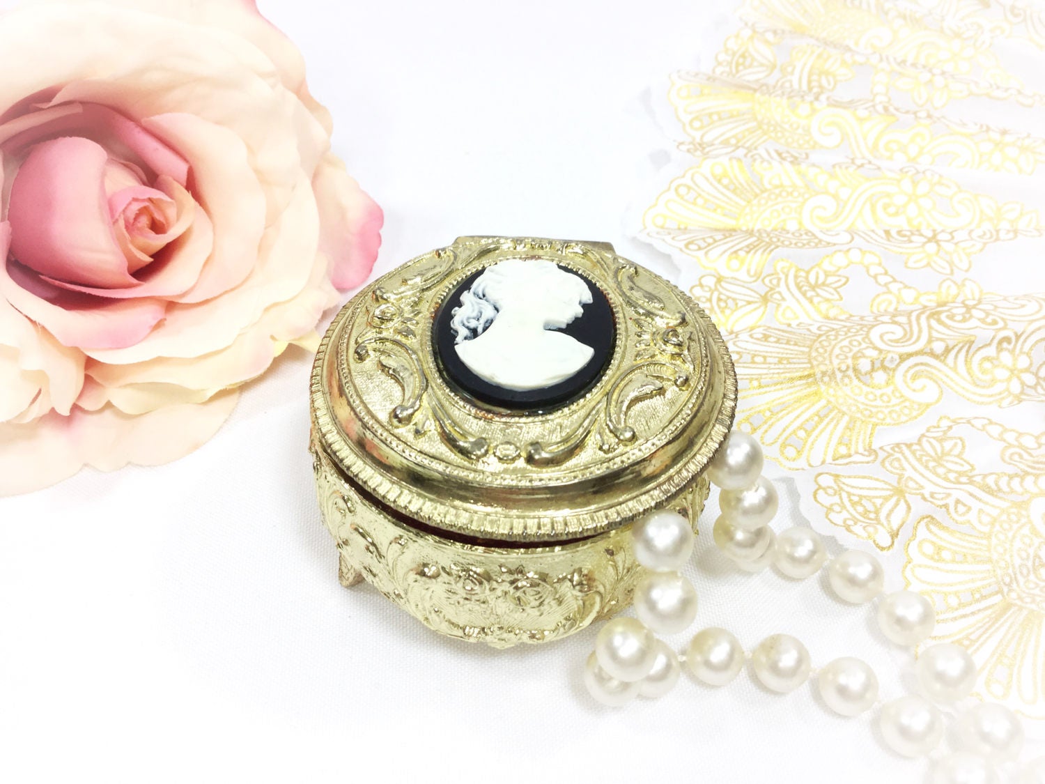 Gold Cameo Trinket Box, Vintage Gold Cameo Jewlery Box, Vanity Box