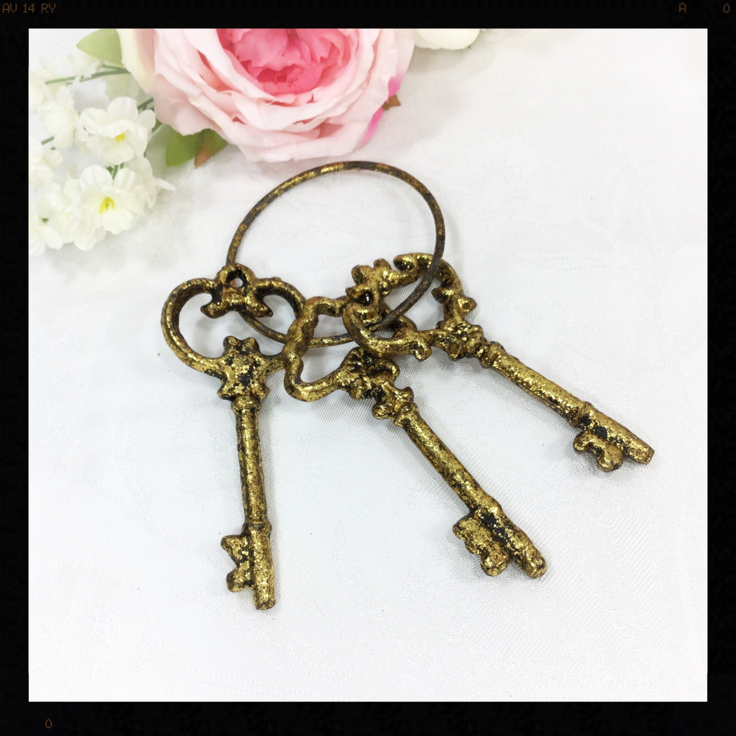 Gold Skeleton Keys, Christmas Decor, Victorian Decor, Key Home Decor A256