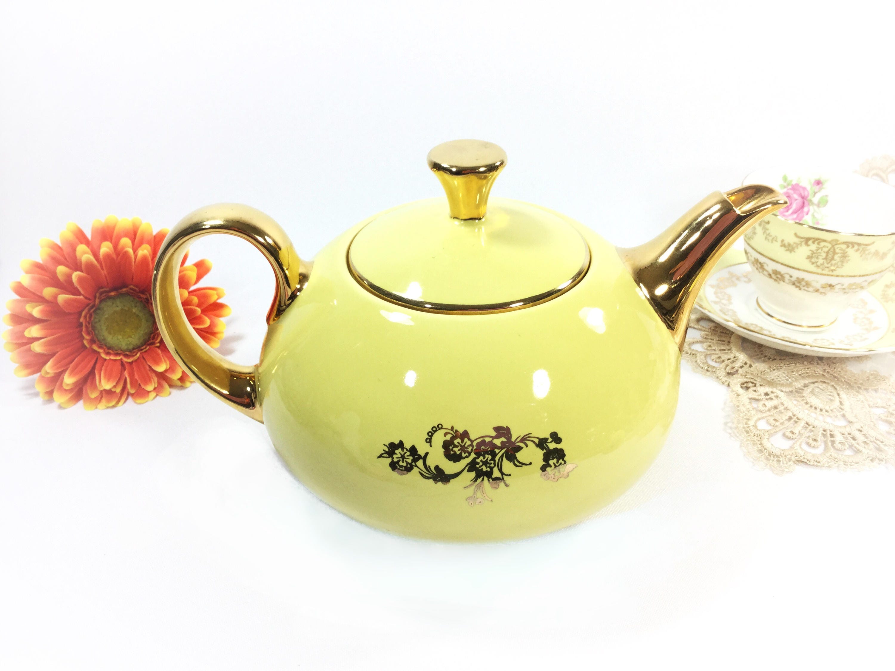 Yellow and Gold Musical Teapot, Yellow Teapot Perfect for Tea Party