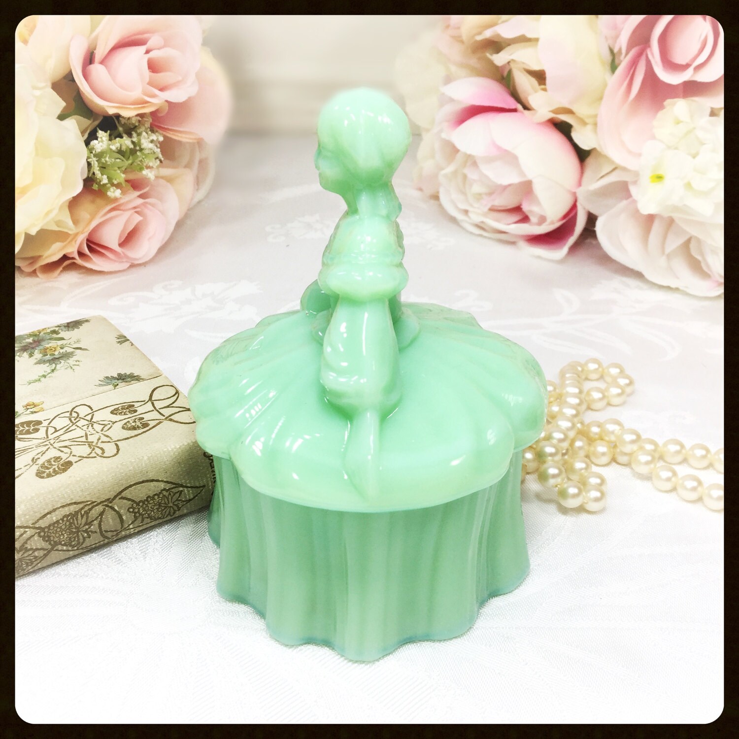 Jadeite Mosser Green Glass Powder Trinket Box Woman Colonial Victorian