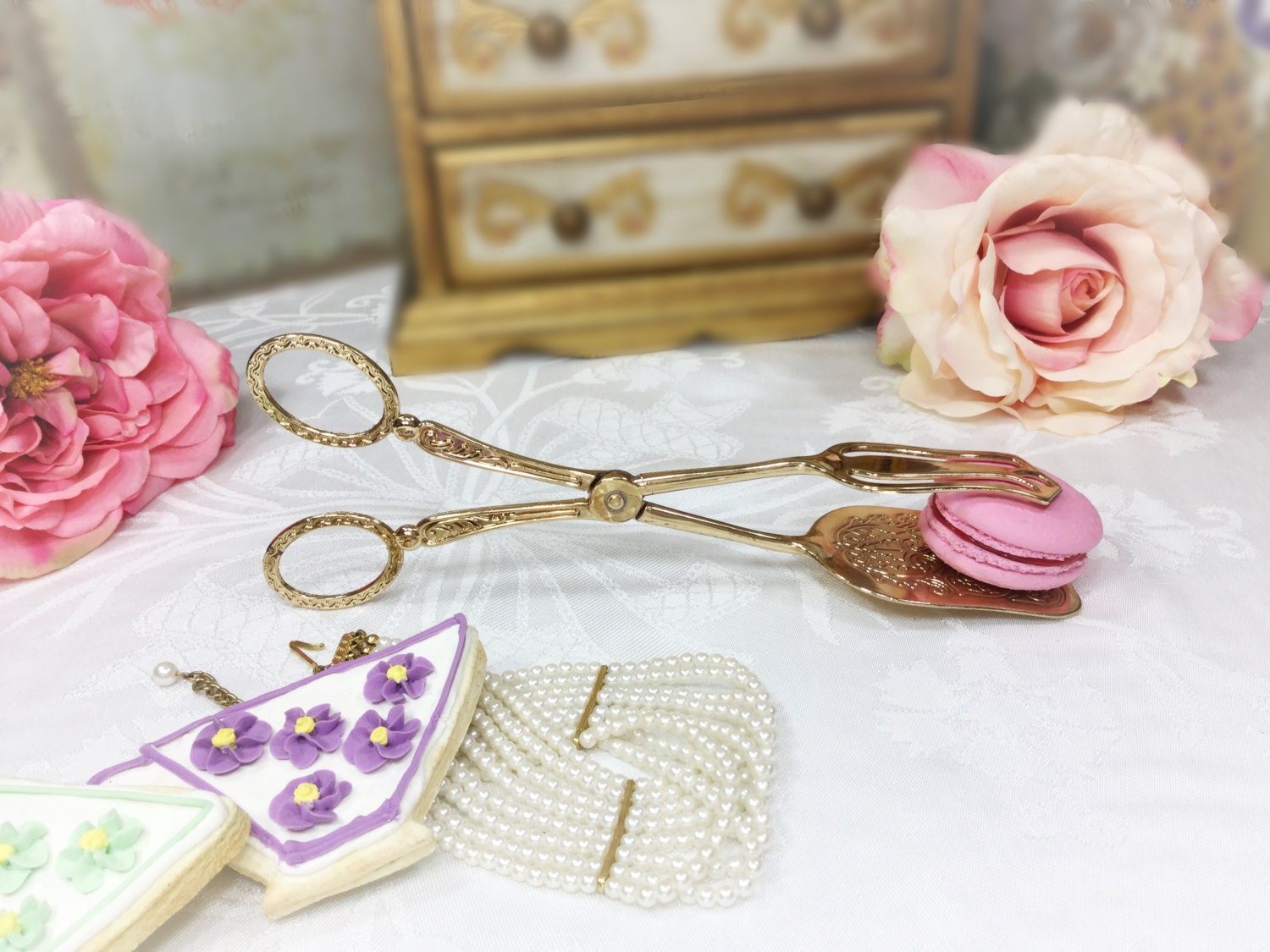 Ornate Gold Serving Tong, Pastry Tongs, Dessert Tongs, Hollywood