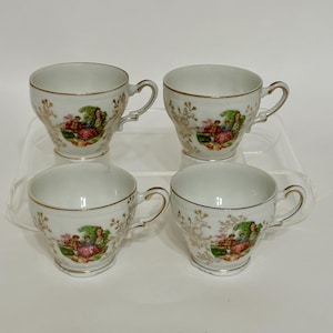 Royal Vienna 2303 Teacups Lot of 4. Courting Couple with Beehive Stamp. EUC No Chips, Cracks or Crazing. Free Domestic Shipping