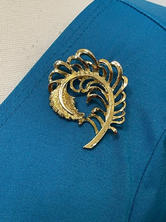 Gerry’s Feather Brooch. Vintage Collectible Gold … - image 1