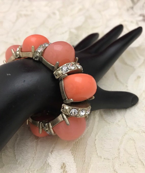 Vintage 1960s Lucite Bow Bangle Bracelet – Mayveda Jewelry