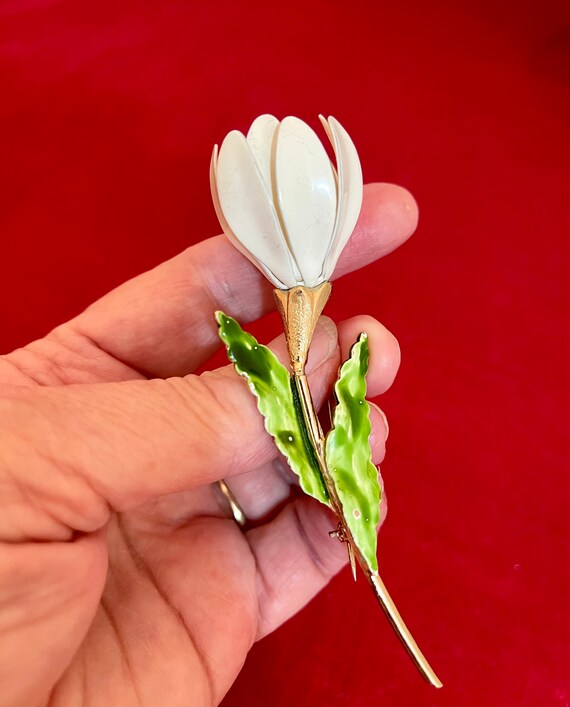 Large White Flower Brooch. Big Floral Coat Pin. 1… - image 4