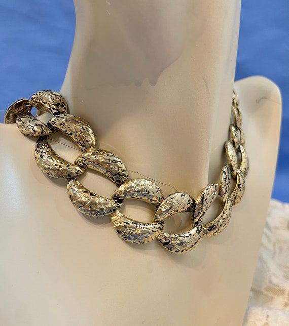 Gold Tone Chain Link Choker. 18 Inch Antiqued Tex… - image 9