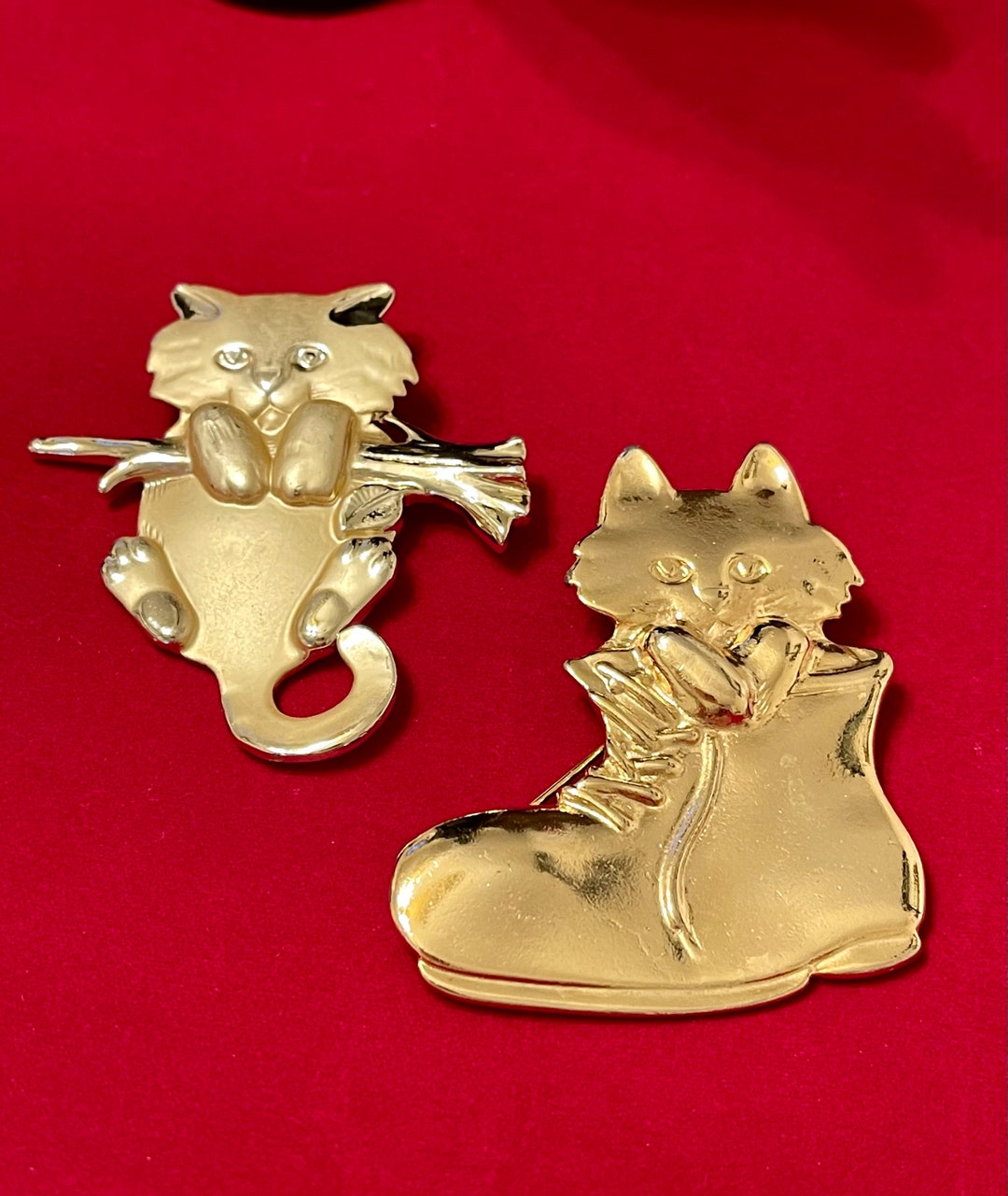 Gold Tone Cat Brooches. Set of Two. Kitty Cat Pin Jewelry. One Etsy UK