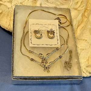 Vintage AVON Rhinestone Jewelry Set. Matching Necklace Bracelet Earrings and Extender Chains. Gift Boxed