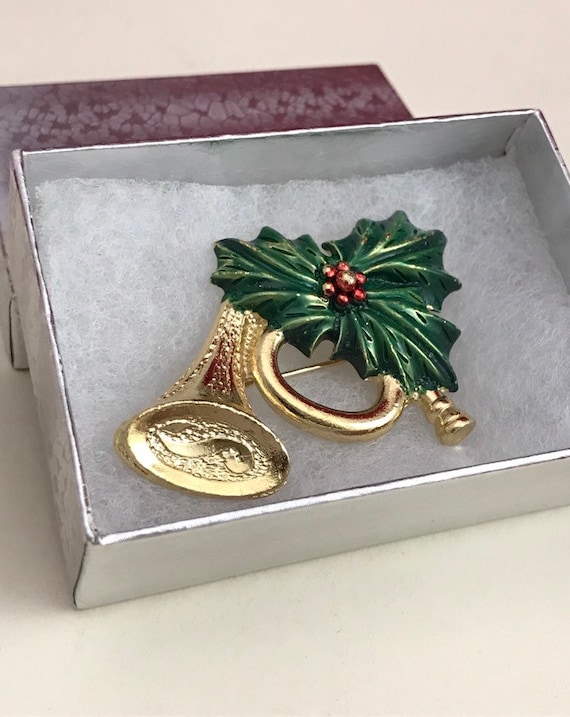 Gerry's brooch sale