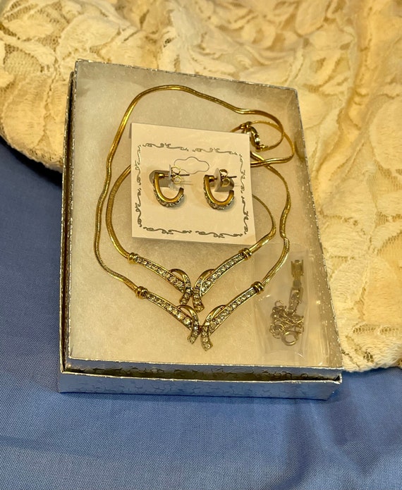 Vintage AVON Rhinestone Jewelry Set. Matching Necklac… Gem
