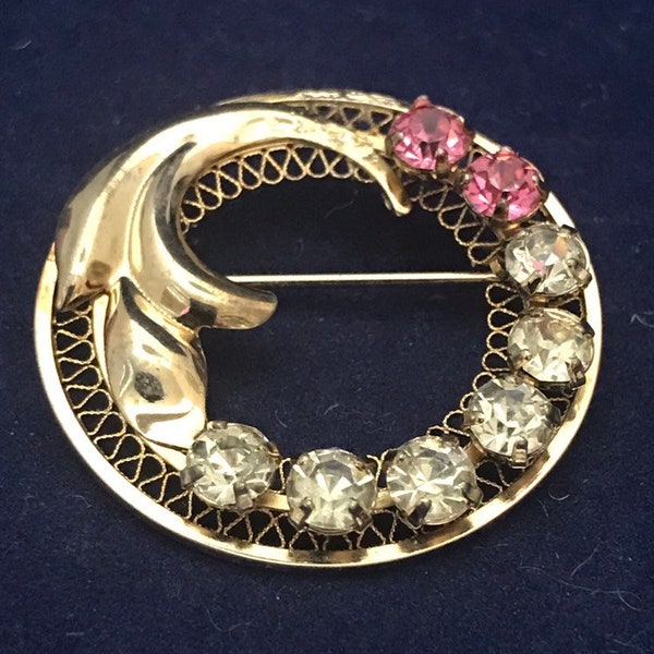 Vintage Rhinestone Circle Pin Brooch. Pink Ice and Clear Prong Set Crystals on Gold Tone Filigree. 1950s Jewelry