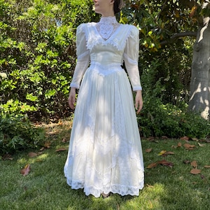 Vintage 1980s Princess Wedding Dress / Jessica McClintock Gunne Sax Victorian Wedding Gown