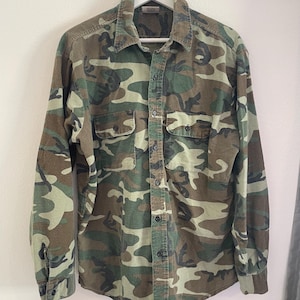 Vintage Camo Flannel Button Down Long Sleeve shirt / Five Brother Outdoor 80s 90s Jacket