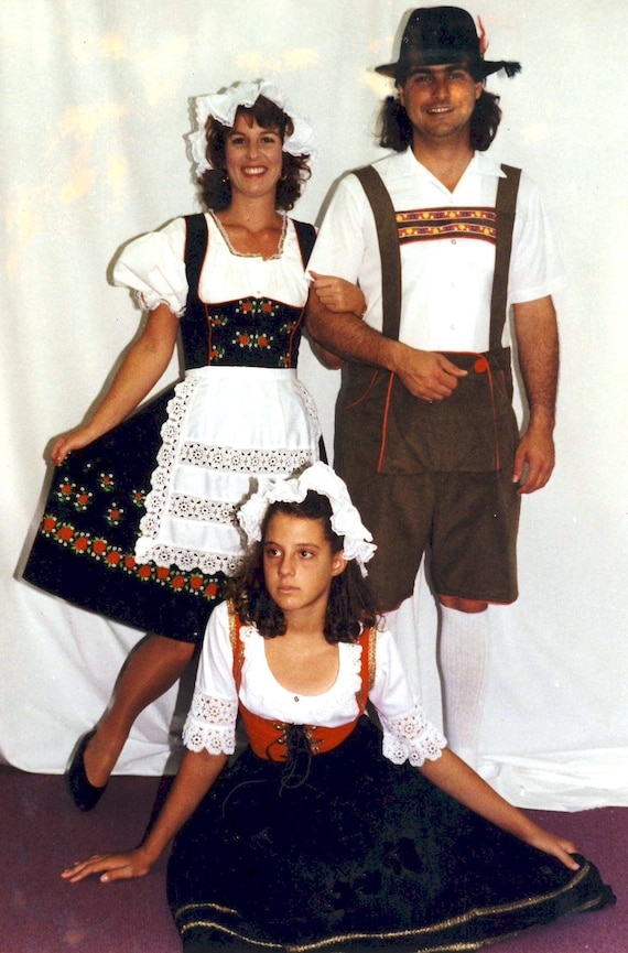 German Oktoberfest Maid Costume, Size XSM, Authen… - image 3