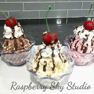 New Handmade Faux Fake Ice Cream Sundae Vanilla Chocolate Strawberry Decorative Photo Props Set Design