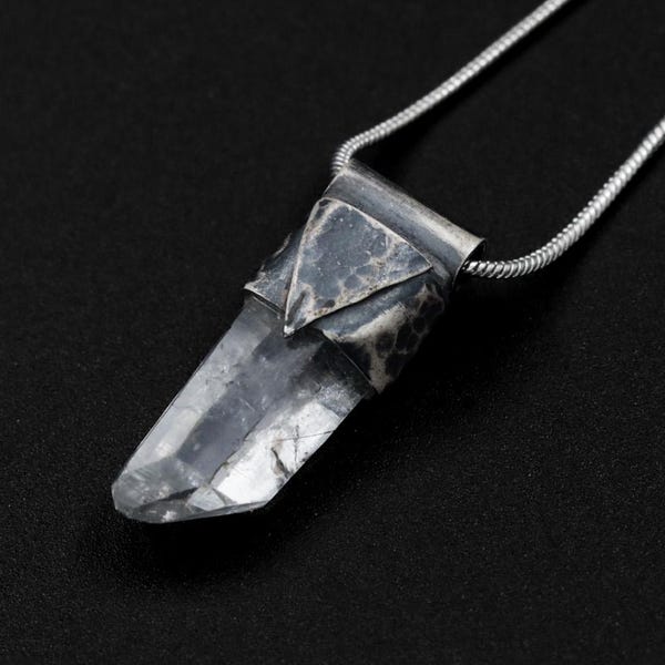 Colgante de punta de cuarzo lemuriano: collar de cristal de plata de ley oxidada