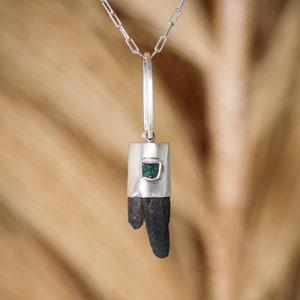 Hedenbergitkvarts- och smaragdhänge: Sterling Silver Heart Chakra Healing