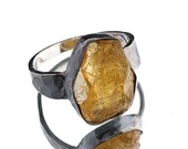 Raw Citrine Quartz Chunk - Men 39 s Unisex Large Crystal Ring - Size 13.5 US - 925 Sterling Silver - Hammer Textured Oxidised