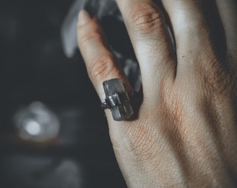 Torrington Treasure: Textured & Oxidised Sterling Silver Ring with Raw Australian Aquamarine - Size 5 1/4 - NO/9