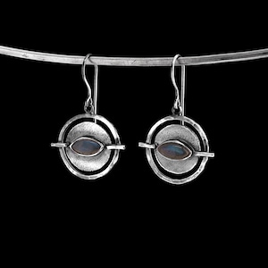 Cat Eye Rainbow Labradorite Cab - Oxidised Rustick Boho Vibe - 925 Sterling Silver - Intricately Layered & Textured Old World Vibe Earring