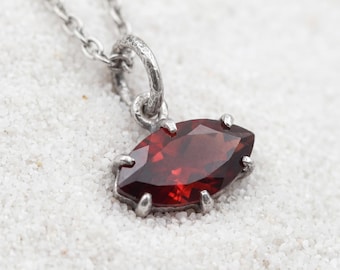 Garnet Marquise Pendant Necklace 925 Silver Claw Set Crystal Jewelry Shiny Sand Texture January Birthstone Root Chakra