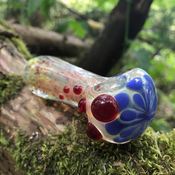 The Flower Gecko. Glass Pipe. Spoon Pipe. Tobacco Pipe. Handmade in USA by FlabbaGlass Designs