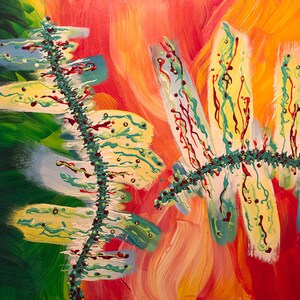K&ouml;nnte beinhalten: Abstraktes Gem&auml;lde mit einer gr&uuml;nen und blauen Libelle links und einer gelben und roten Libelle rechts. Der Hintergrund ist eine Mischung aus Orange, Rot und Gelb.