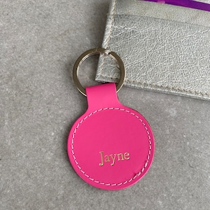 Your Unique Keyring: Customized Circular Recycled Leather Keychain in an Array of Colors