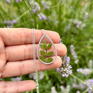 PRESSED FLOWER NECKLACE | Terrarium Necklace - Dried Flower Jewellery - Sterling Silver Jewellery